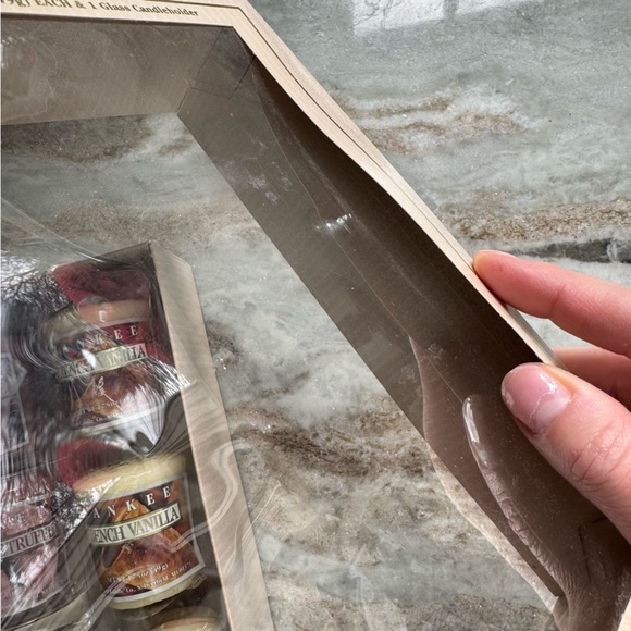 New never opened Yankee Favorites 10-pc sampler set. Very fragrant!! - Picture 2 of 6